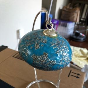 🎄 Snowflake Ornament and metal stand
